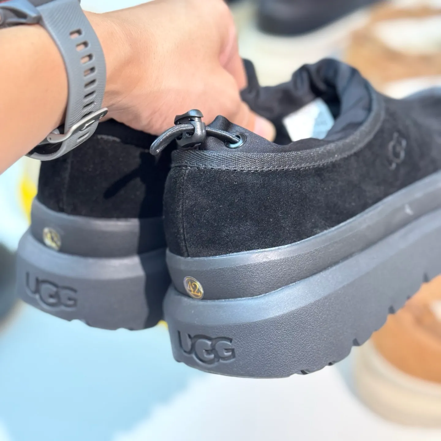 Local 💰600 Exclusive version Original OEM grade UGG Wang Yibo's same style High-end exclusive supply Pyramid-top workmanship quality High-end needs to come # Big advantage supply ❗️❗️❗️ Low-top men's and women's shoes size: 36 37 38 39 40 41 42 43 44#
